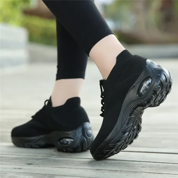 New Black Color Air Cushion Women's Shoes Thick Soles Shaking