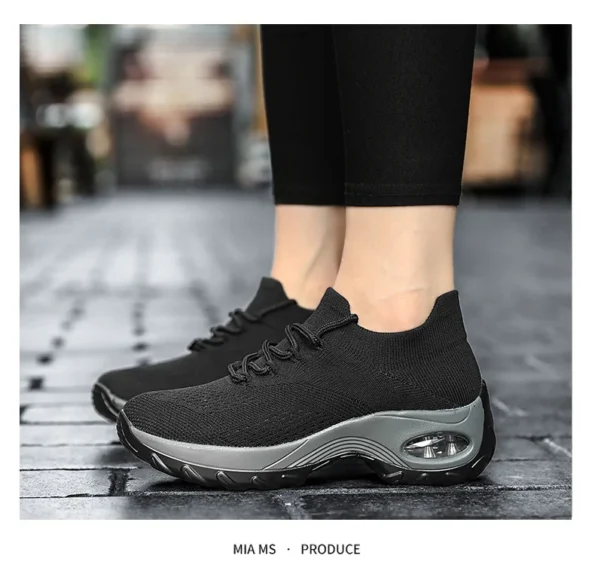 New Black Color Air Cushion Women's Shoes Thick Soles Shaking