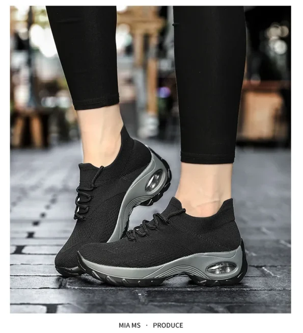 New Black Color Air Cushion Women's Shoes Thick Soles Shaking