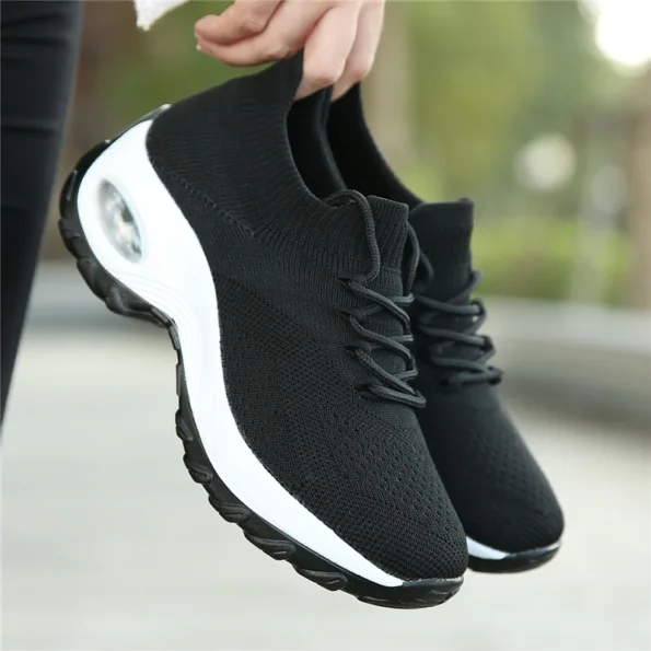 New Black Color Air Cushion Women's Shoes Thick Soles Shaking